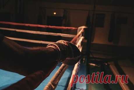 Международная ассоциация бокса запретила США участвовать в своих турнирах. Международная ассоциация бокса (IBA) запретила Федерации бокса США (USA Boxing) принимать участие в соревнованиях под своей эгидой. В IBA заявили, что USA Boxing, включая официальных лиц, тренеров и боксеров, запрещается иметь отношения с IBA. Причиной стало решение американцев выйти из состава организации.