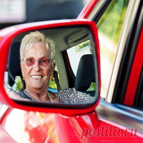 10 самых распространенных женских ошибок за рулем