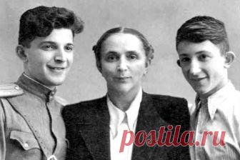 Предлагаем послушать после тяжёлого рабочего дня аудиокниги петербургских писателей-фантастов Аркадия и Бориса Стругацких