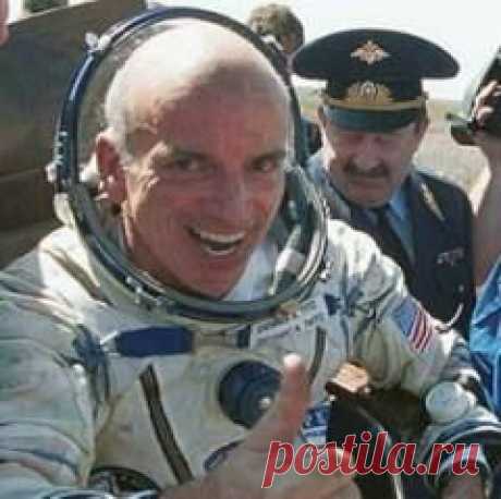 28 апреля в 2001 году Состоялся полет в космос первого космического туриста