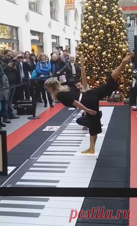Piano Sheet Music, Piano Tutorial, Piano Lesson, Piano Learn, Easy Piano, Learn Piano, Piano Online, How to Play Piano? Partitions de piano, tutoriel de pian...