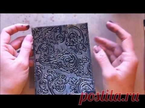 Оригинальное тиснение на фольге.