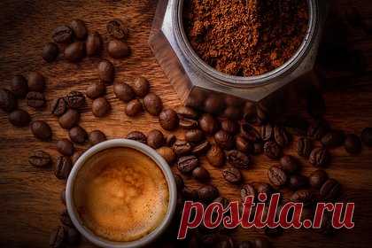 Российские кофейни снизят требования к кофейным зернам. Кофейни в России снизят требования к кофейным зернам. Об этом рассказал менеджер по продажам компании-импортера RTC-Trading Сергей Рыбенко. Уточняется, что импортеры кофе по-прежнему покупают товар у иностранных поставщиков за доллары, поэтому растущий курс валюты по отношению к рублю регулирует цены на кофейное зерно.