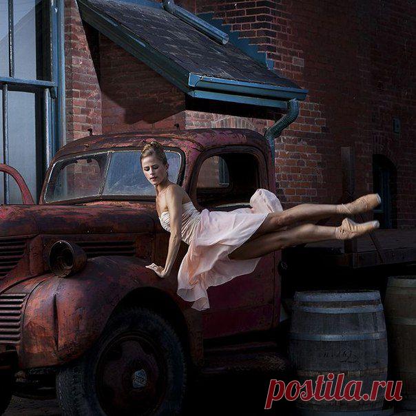 "Танцуй для себя. Если кто-то понимает — хорошо, если нет — не важно, продолжай делать то, что любишь" Луис Хорст.
Кардио-силовые и высокоинтенсивные интервальные тренировки (ВИИТ, HIIT). Питание и рецепты. Мотивация и поддержка. Программы. #тренировкидома #домашниетренировки #hiit #похудение #хочупохудеть #рельеф #пп #правильноепитание #спорт #тренировки #интервальныетренировк