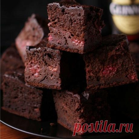 Рецепт - Брауни с вишней и темным пивом по рецепту Джейми Оливера!