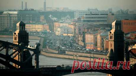 В Петербурге девушка отправила в нокаут назойливого мужчину. В центре Санкт-Петербурга девушка ударила приставшего к ней мужчину и отправила его в нокаут. Об этом сообщает портал &quot;78.ru&quot;. Момент перепалки на одной из &quot;тусовочных&quot; улиц Петербурга попал на записи камер ...
