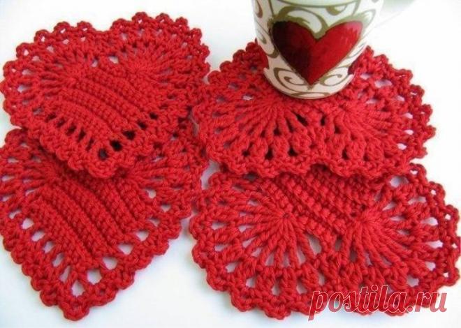 Knitted  heart coasters In the diagram a small heart