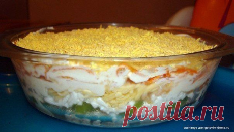Салат из курицы с корейской морковью и киви.