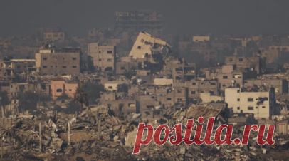 Израильские активисты заблокировали проезд грузовиков с гумпомощью в сектор Газа. Десятки израильских протестующих заблокировали проезд грузовиков с гумпомощью в сектор Газа на КПП «Керем-Шалом» с требованием не пропускать грузы в анклав, пока движение ХАМАС не освободит всех заложников. Читать далее