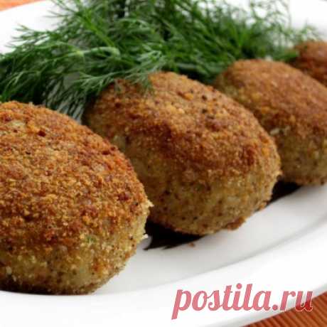 Главные секреты домашних котлет Узнайте, что добавить в эталонный фарш, как сделать панировку и правильно приготовить сочные котлеты на пару, в духовке или на сковородке.