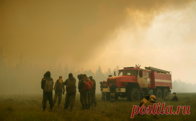 В МЧС назвали человеческий фактор главной причиной якутских пожаров. Лесные пожары в Якутии, из-за которых в регионе ввели режим ЧС, в основном связаны с безответственностью.