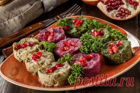 Пхали Пхали – это когда полезная растительная основа объединятся с яркими на вкус орехами и дополняется специями и приправами. Готовится легко, получается вкусно. Не кажется ли вам, что пора изучить базовые принципы и расширить свои горизонты, чтобы стать мастером пхали?