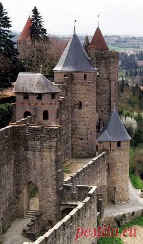Enchanting Photos Carcassonne, Languedoc-Roussillon, France  photo via waenelin