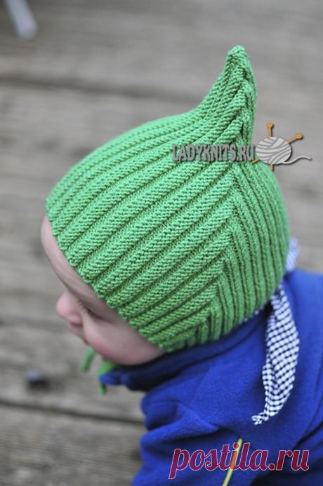 Вязаная спицами шапочка "Пикси" для малыша