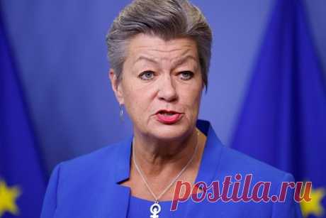 Еврокомиссия предупредила о высоком риске терактов в ЕС в новогодние праздники. Комиссар Еврокомиссии по внутренним вопросам Илва Йоханссон заявила, что в связи с кризисом на Ближнем Востоке и связанной с этим поляризацией европейского общества, риск совершения терактов на территории Европейского союза (ЕС) в период новогодних праздников повысится.