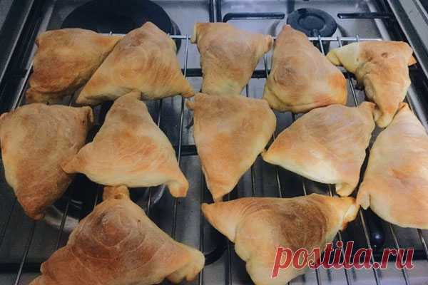 Самса с тыквой
Самса — вкусный пирожок необычной формы с начинкой. Вариаций множество, сегодня самса с тыквой.