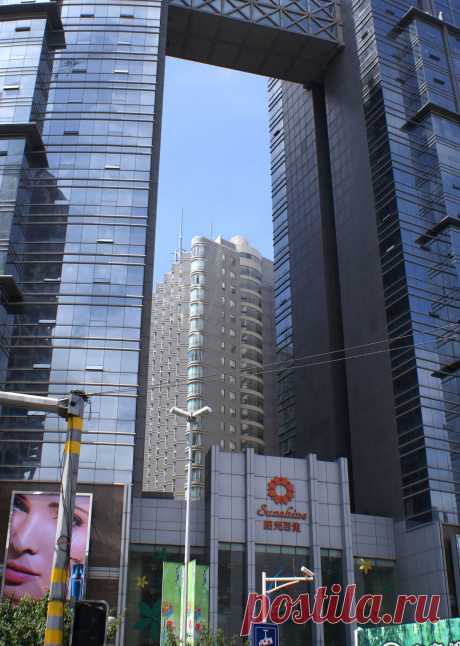 Многоэтажные ворота Циндао.