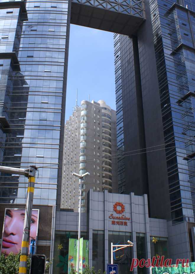 Многоэтажные ворота Циндао.