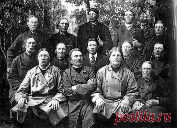 Почему в СССР засекретили суд над сектой скопцов - Любители истории - медиаплатформа МирТесен В Советском Союзе секты были редчайшим явлением и находились под строжайшим запретом. С ними боролись, сажая вожаков и вербуя активных сторонников. Кто они такие Скопцы (самоназвания – «белые голуби», «агнцы Божьи») – религиозная секта в царской России. Возникла в конце XVIII века. Основал ее...
