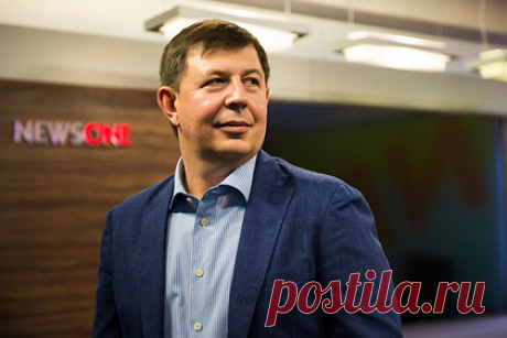 Суд арестовал имущество подозреваемого в госизмене депутата из партии Медведчука. Печерский районный суд Киева арестовал имущество Тараса Козака, депутата Верховной Рады из партии Виктора Медведчука «Оппозиционная платформа — За жизнь». 11 мая Медведчуку и Козаку сообщили, что они подозреваются в госизмене и покушении на разграбление национальных ресурсов в Крыму.