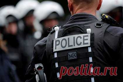 Во Франции задержали подозреваемых в подготовке терактов. На востоке Франции сотрудники правоохранительных органов задержали пять человек, которых подозревают в подготовке теракта. Подозреваемых задержали в трех коммунах департамента Мерт и Мозель днем 22 декабря. Расследование ведет Национальная антитеррористическая прокуратура.