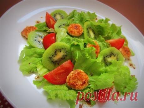 Яркий вкус!!! Салат с киви и куриными медальончиками