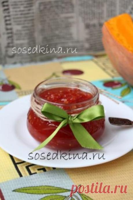 Томатный джем к мясу и птице. 

И снова у меня появился любимчик-соус. Острый …. Вкусный…. Готова его кушать просто так… ЛОЖКАМИ ;-). Если не любите острое, то чили можно не добавлять.

СОСТАВ:
Горчица (семена) – 0,5 ч.л.
Уксус яблочный – 100 мл
Перец чёрный молотый
Помидоры – 700 гр
Перец чили — 1 шт
Чеснок – 6 зуб.
Сахар – 1 стак.
Соль – 1 ч.л.