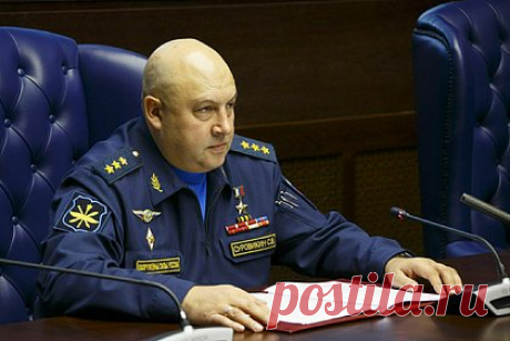 В Британии сообщили о возможном задержании Суровикина. Генерал армии, замкомандующего группировкой войск в зоне российской спецоперации Сергей Суровикин задержан, пишет Financial Times. Ранее официальный представитель Кремля Дмитрий Песков заявил, что вопросы, связанные с Суровикиным, следует задавать Министерству обороны России.
