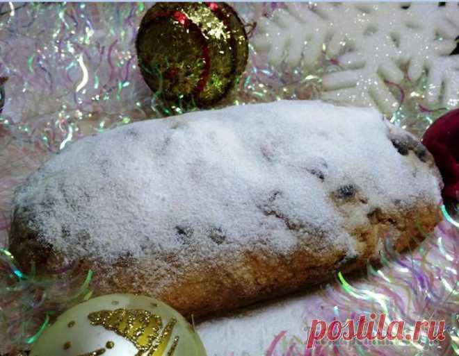 Рождественский штоллен очень вкусный Рождественский немецкий штоллен (Stollen) - волшебная праздничная выпечка, известная еще с 15-го века. Вкуснейшее сдобное илитворожное кексовое тесто с добавлением орехов, цукатов и сухофруктов с цитр...
