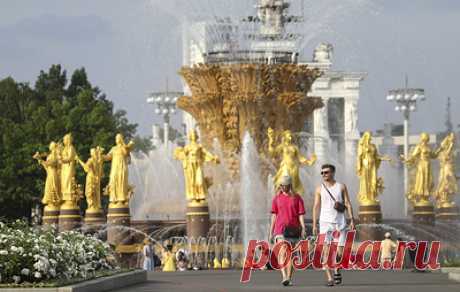 Вильфанд считает текущую погоду в Москве несопоставимой с жарой 2010 года. По словам главы Гидрометцентра России, в 2010 году было большее количество дней с температурой 30 градусов и выше, а также насыщенность почвы влагой была гораздо ниже текущего уровня