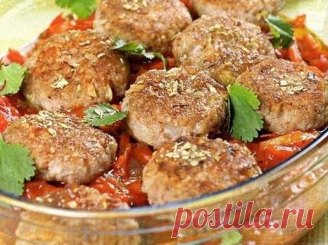Гречаники с овощным соусом.
