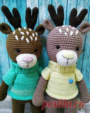 Олешка в свитерке амигуруми. Схемы и описания для вязания игрушек крючком! Бесплатный мастер-класс от Марии Варламовой по вязанию Олешки в свитерке крючком. Высота вязаной игрушки около 27 см. Для изготовления такого оленя ав…