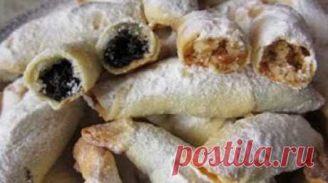 Обалденные рогалики. Тончайшее, хрустящее тесто и много сладкой вкусной начинки Есть у меня рецепт интересного теста — подходит оно и для рогаликов,...