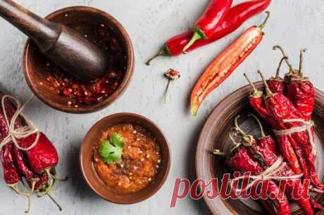 Острые соусы в разных кухнях мира - Будет вкусно - 30 апреля - Медиаплатформа МирТесен Часто именно соусы придают блюдам ту изюминку, которая делает их неповторимыми, дарят тот особенный вкус, который сразу отражает в себе и национальный колорит, и жгучий темперамент той или иной страны. Однако сами соусы почти никогда не рассматриваются как что-то самостоятельное, и уж точно мало - 30 апреля - 43944877743 - Медиаплатформа МирТесен
