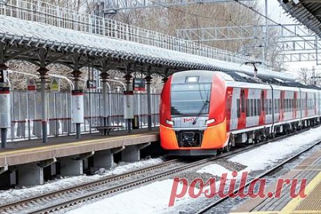 Минобороны и РЖД запустили турпоезд до Великого Устюга для участников СВО. Минобороны и РЖД запустили туристический поезд до Великого Устюга для военнослужащих, прошедших реабилитацию после ранений, полученных в ходе специальной военной операции (СВО), и их семей. Уточняется, что предновогодний железнодорожный круиз проводится в рамках проекта «Своих не бросаем».