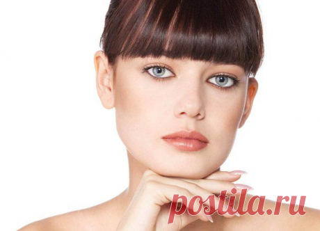 Второй подбородок вам не нужен

Для укрепления мышц шеи и подбородка регулярно делайте следующие физические упражнения (исходное положение: голову держите прямо):