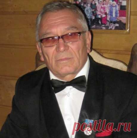 Евгений Простомолотов (баян, дирижер)