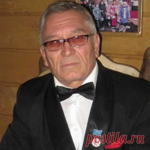 Евгений Простомолотов (баян, дирижер)