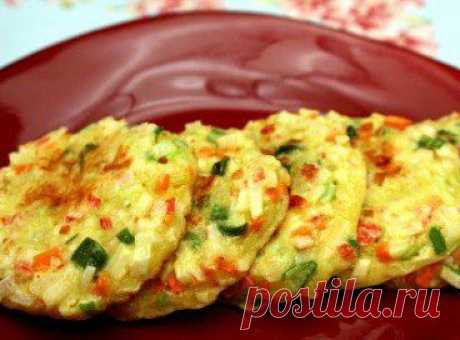 Оригинальные драники с начинкой. Быстрый и очень вкусный рецепт позволяет импровизировать, каждый раз получая новый и неповторимый вкус блюда: https://goo.gl/5jYTu9