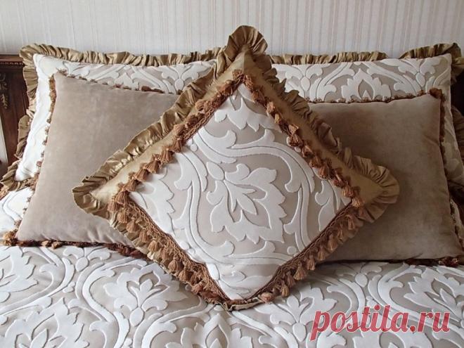 «подушка сшитая своими руками и отделанная лентами» — карточка пользователя Lana Asyutina в Яндекс.Коллекциях