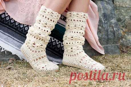 Crochet Kit - Coachella Boots with Flip Flop Soles - Lion Brand Yarn