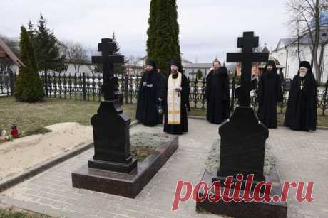 Сегодня вспоминаем схимонаха Иоасафа (Моисеева)
Всю свою жизнь о.Иоасаф чувствовал на себе особое попечение Божией Матери и хранил в своем сердце преданную глубокую любовь к Богородице. В день Благовещения он был пострижен,и в этот же день в 1976 г. отошел ко Господу.
Показать полностью…
