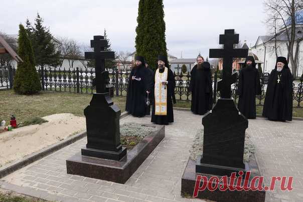 Сегодня вспоминаем схимонаха Иоасафа (Моисеева)
Всю свою жизнь о.Иоасаф чувствовал на себе особое попечение Божией Матери и хранил в своем сердце преданную глубокую любовь к Богородице. В день Благовещения он был пострижен,и в этот же день в 1976 г. отошел ко Господу.
Показать полностью…