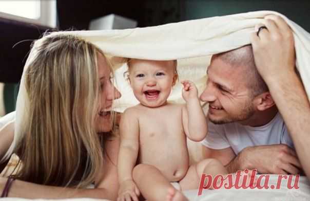 Любовь как шоколад. Сначала "Баунти" - райское наслаждение, потом "Твикс" - 2 палочки. А потом - "Киндер Сюрприз"