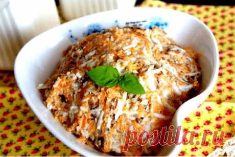 Шпротный паштет за 5 минут: вкусная намазка на хлеб

Рыбный паштет по этому рецепту получается очень нежным, сытным и вкусным. «Намазку» из шпрот можно использовать для приготовления бутербродов и канапе или просто намазать на хлебушек. Всего несколько минут на приготовление – и вы уже можете подать на стол аппетитную закуску.

Морковь и яйцо вы можете отварить заранее. Это поможет значительно сэкономить время.