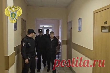 Подозреваемого по делу об отравлении россиян алкоголем в Ленобласти отправили в СИЗО