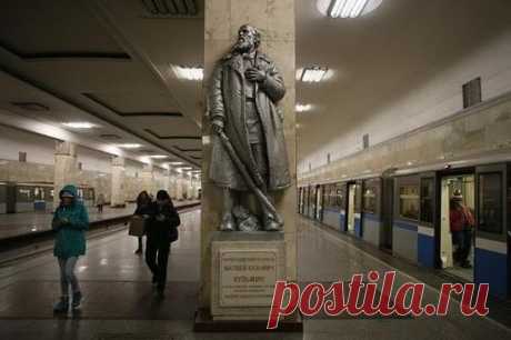 В Москве, на станции метро «Партизанская», стоит памятник — пожилой бородатый мужчина в шубе и валенках вглядывается куда-то вдаль. Пробегающие мимо москвичи и гости столицы редко утруждают себя тем, чтобы прочесть надпись на постаменте. А прочитав, вряд ли что-то поймут — ну, герой, партизан. Но для памятника могли бы подобрать кого-нибудь и поэффектнее.