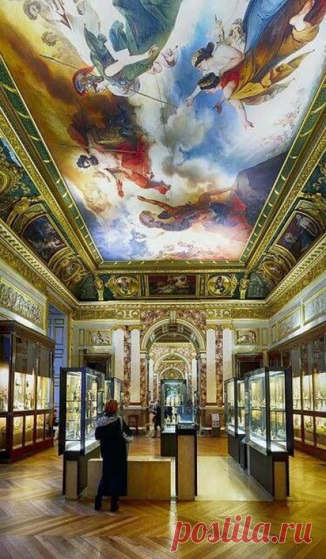 Louvre, Paris
♔audreylovesparis | Pinterest • Всемирный каталог идей