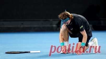 Рублёв спас кузнечика во время матча Australian Open. Российский теннисист Андрей Рублёв совершил благородный поступок во время матча третьего круга с американцем Себастьяном Кордой на Открытом чемпионате Австралии 2024 года в Мельбурне. Читать далее
