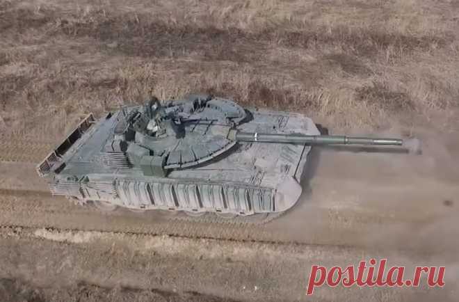 Модернизированный танк Т-80БВМ с усиленной защитой Небезынтересная фотография модернизированного танка Т-80БВМ, оснащенного, помимо комплекта динамической защиты 
